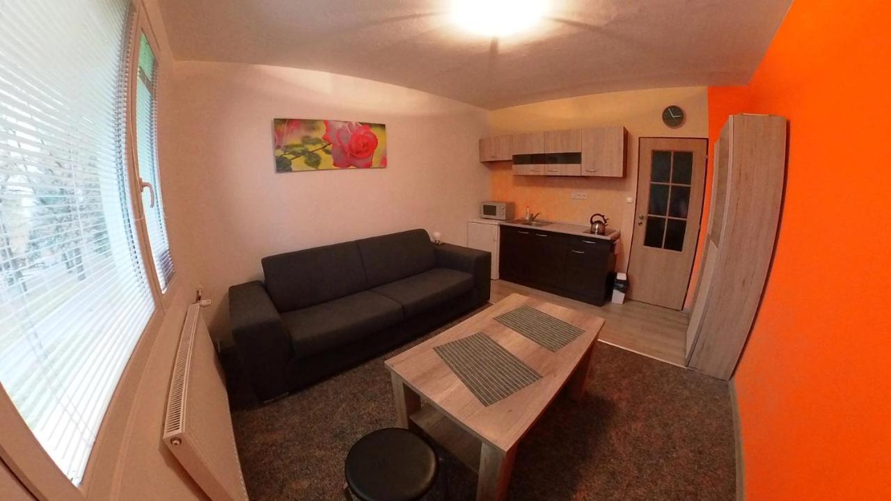 Ferienwohnung Garsonka Hlinik Třeboň Exterior foto
